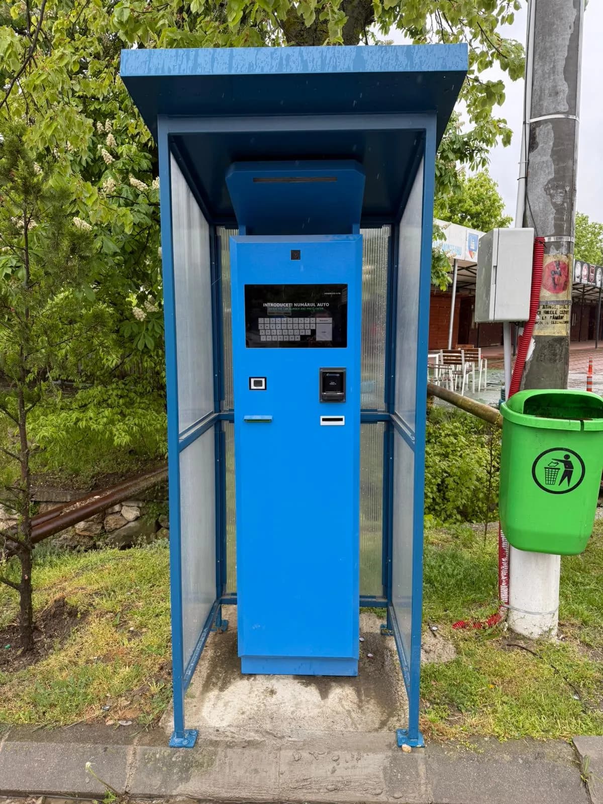 Parcometre stradale RAVCOM pentru încasare urbană, plată card și numerar Parcometre stradale RAVCOM pentru încasare urbană, plată card și numerar